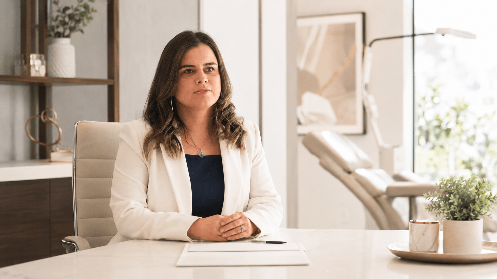 Dra. Mayra Finkler em seu consultório